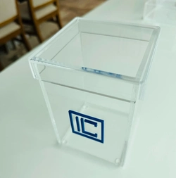 Porta objetos M com tampa - Logo alto relevo inicial ou desenho