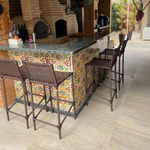 Conjunto 4 Banquetas Fibra Sintética e Alumínio com Pintura Epóxi Maringá