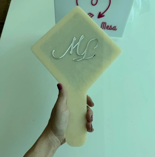 Espelho Pérola-  Logo alto relevo inicial ou desenho