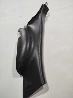 Moldura acabamento banco traseiro direito Audi a3 2006 (ID:115)