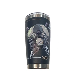 Copo Hunter 591ml Caveira Capacete com Duas Facas  - Preto (Glück)