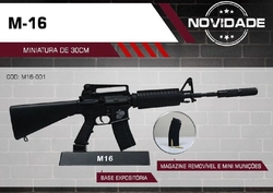 Miniatura M16