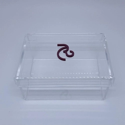 Caixa P tampa removível - Logo alto relevo inicial ou desenho