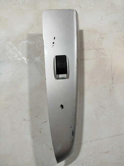 Botão vidro elétrico diant LD Toyota Hilux 2015 (ID:1490)