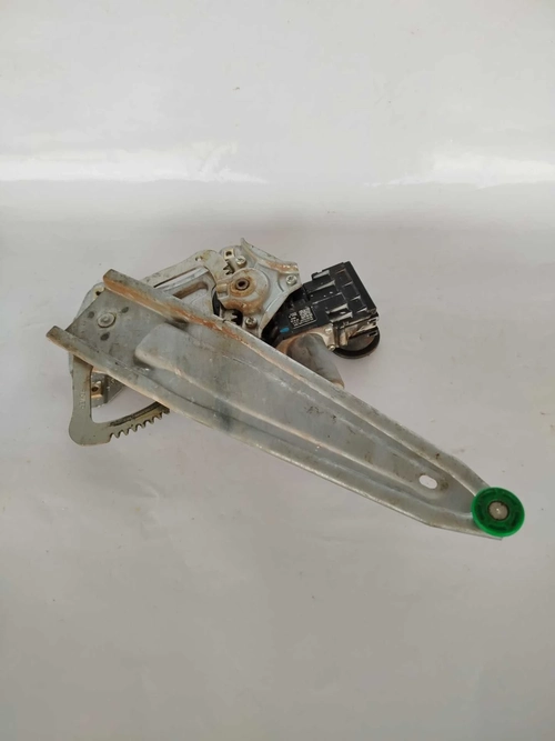 MAQUINA DE VIDRO TRASEIRO HILUX 2017 LD (ID:8564)