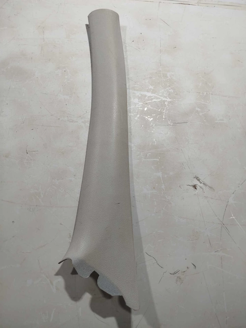 Moldura acabamento da coluna do parabrisa L.D Fiat Strada e Palio 2013 (ID:1857)