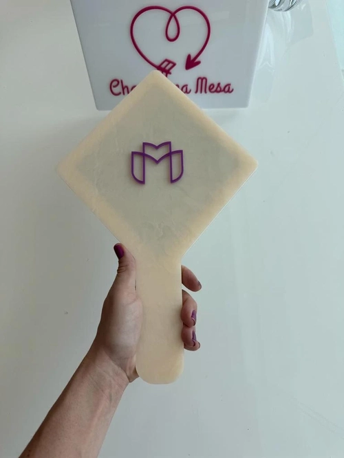 Espelho Pérola-  Logo alto relevo inicial ou desenho