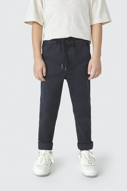 Calça Sarja Chino Cordão no Cós Hering - Masculina