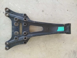 Cavalete central traseiro Mercedes Benz axor 2544 2014 (id:8328)