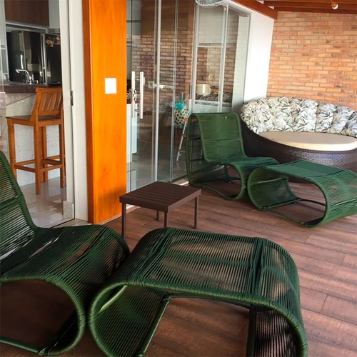 Poltrona em Alumínio Epóxi com Mesa de Centro Itajaí e Puff Berlim  (kit)