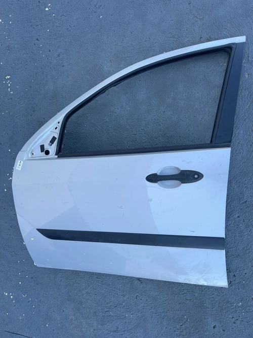 PORTA DIANTEIRA LE FORD FOCUS 2.0L HA 2007 (id:7028)